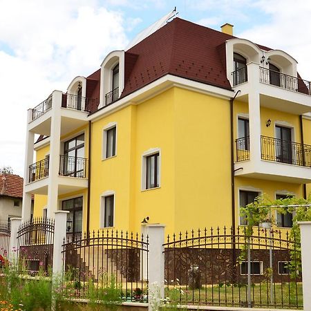 Guest House Nocturno Berkovitsa Exterior photo